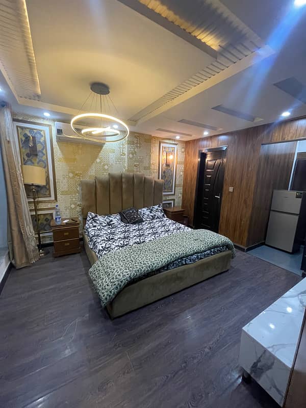 Per day Facing Eiffel Tower view studio apartment 2