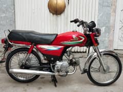 Honda CD 70 Model 2016 lahore number 1st owner (0/3/2/0/4/0/9/2/4/2/9)