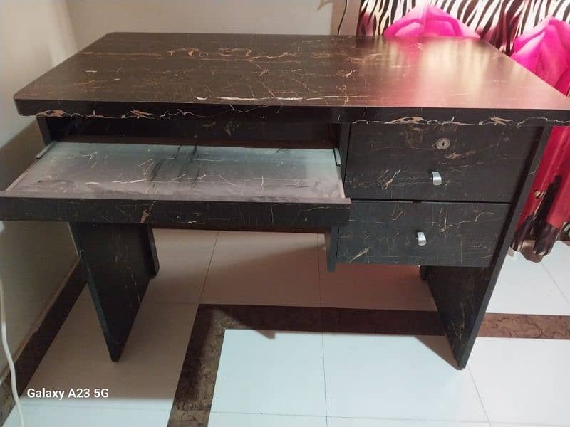 computer table 3