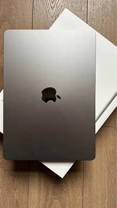 Macbook Air M2 2022 8/256 gb