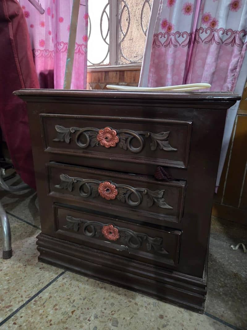king size bed with 2 side tables and dressing table 1