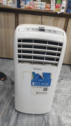 Portable Ac 0.75 ton total genuine for urgent sale