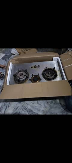 GAS STOVE WITH THREE BURNER