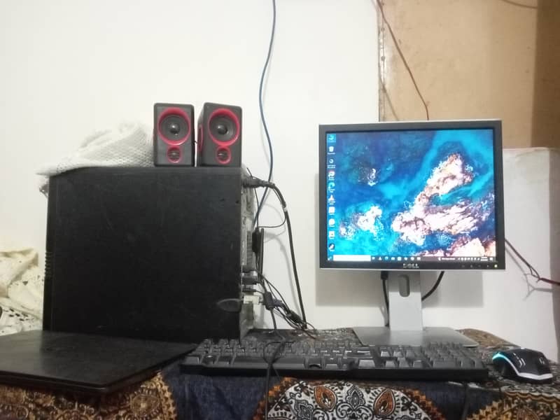 Computer With Monitor & Mouse & Keyboard & internet Antenna 0