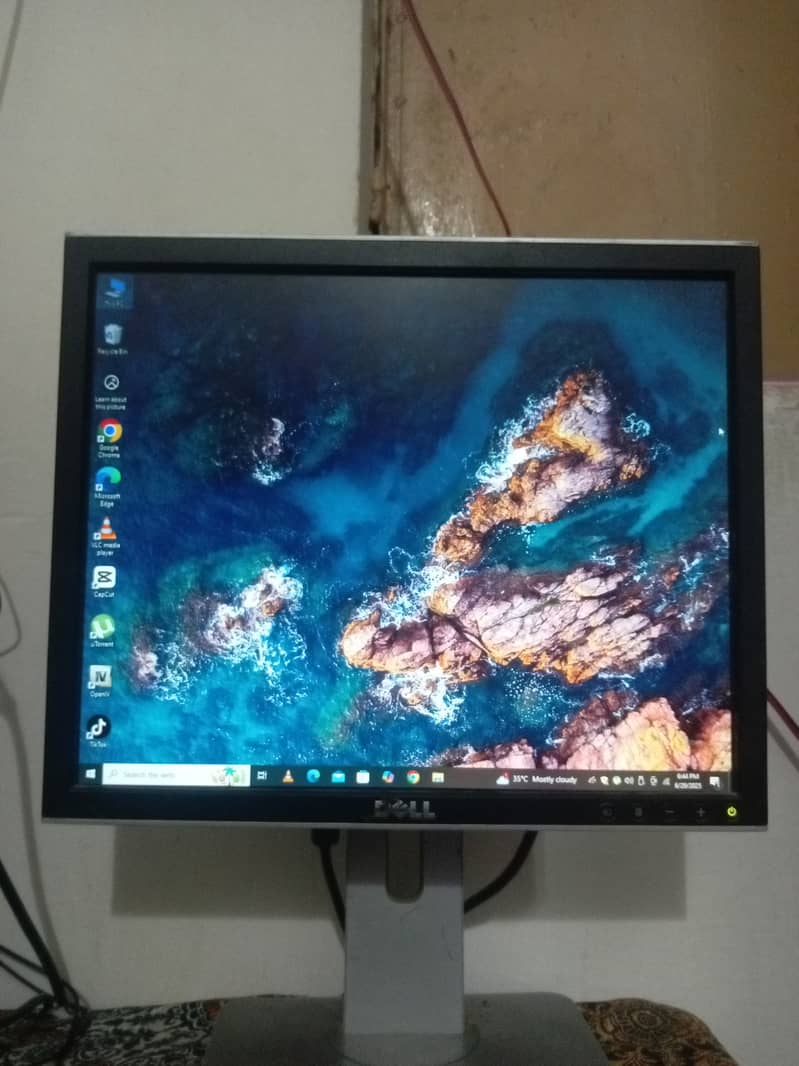 Computer With Monitor & Mouse & Keyboard & internet Antenna 3