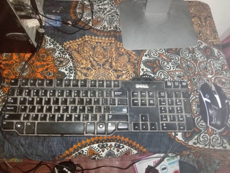 Computer With Monitor & Mouse & Keyboard & internet Antenna 7