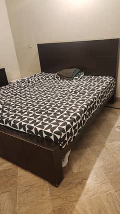 King size bed Barely used