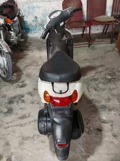 Suzuki let's 4 scooty all ok good condition engine 10/10