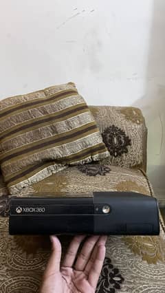 Xbox 360 E (16GB)