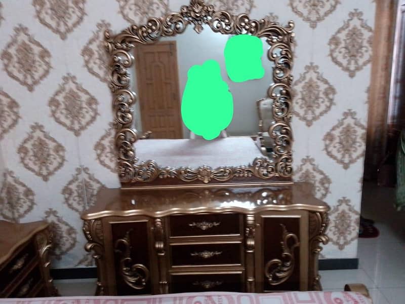 King Bed with dressing table  and side tables 4