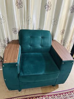 Sofa six seater new conditions brand new