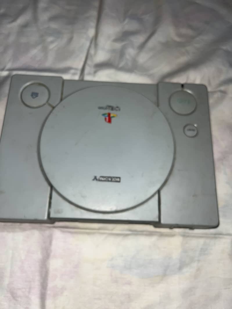 Sony PlayStation 1 10/9 condition only Console and one controller 2