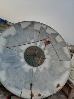dish antenna 8 feet  4 piece good working condition with stand