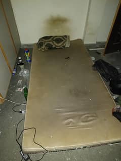 Diamond popular matress with 6 ft 6 inch length 5 ft width and 5.5 inc