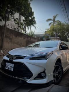 TOYOTA COROLLA ALTIS GRANDE 1.8 X black room