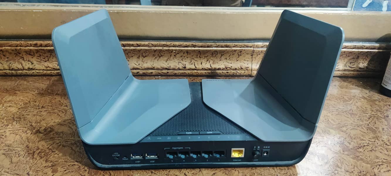 WiFi Router NETGEAR NIGHTHAWK AX8 8-Stream AX 5700 3