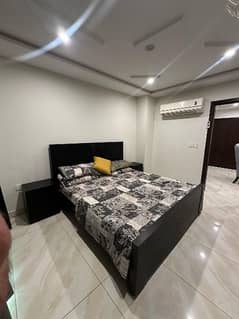 One bed luxury apartment for short stay like(3to4)hours in bahria town