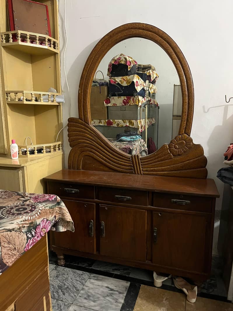 Dressing Table condition 10/10 1