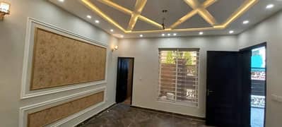 10 Marla Brand New House For Rent