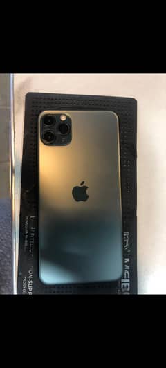 I phone 11 pro max 256 GB fectory unlock sim non active hawa leak haii