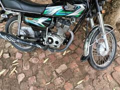 zabardast bike hai one hand used