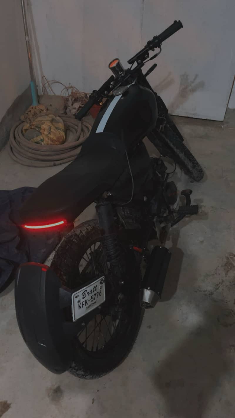 Precisely built 70 Into Cafe racer! 2