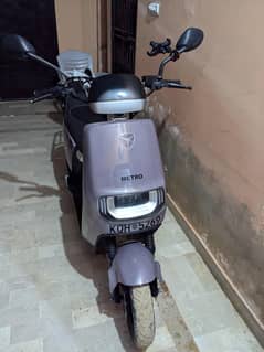 metro e8s pro ev Scooty