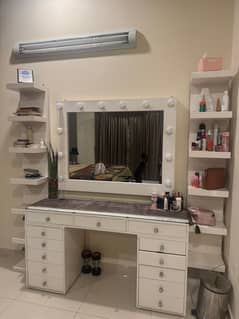 Dressing table
