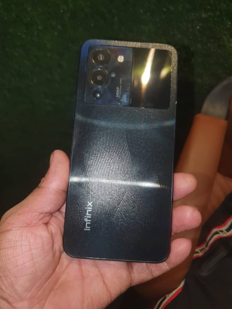 Urgent infinix note12 like a new condition with box and charger 1
