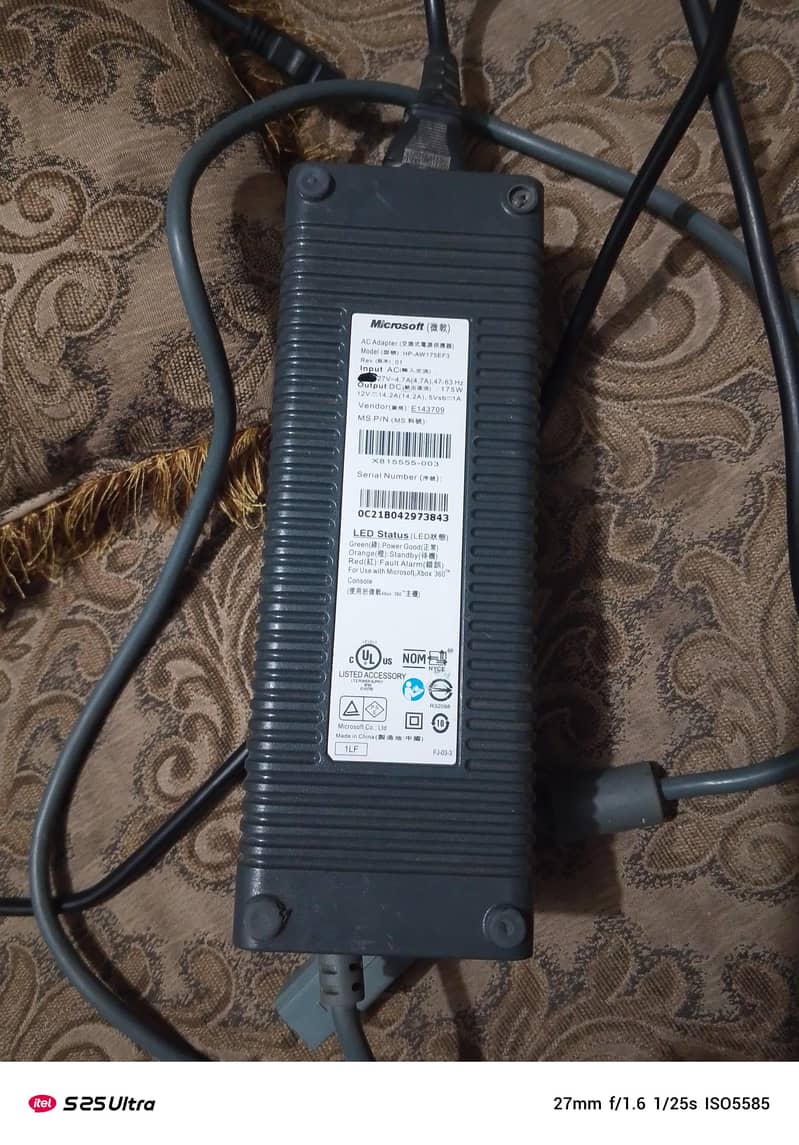 X- Box360 for sale with two controllers only 10 days used only 3