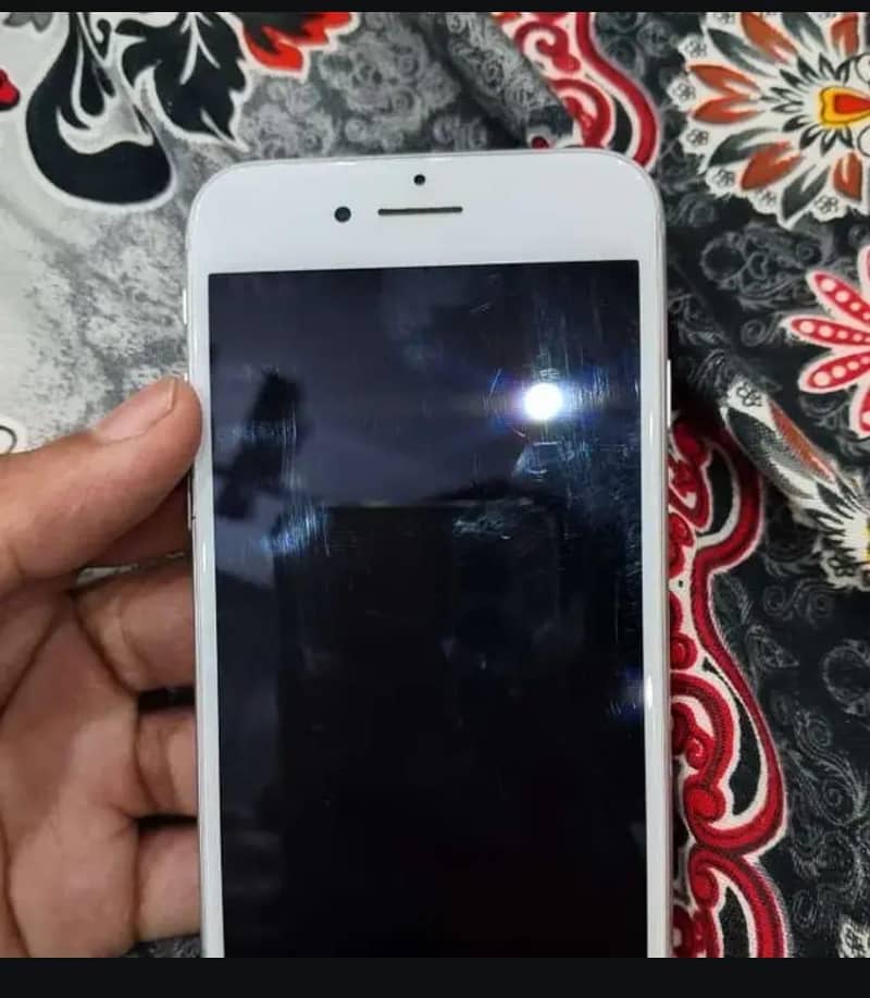 i m selling my iPhone 7 exchange possible with android 3