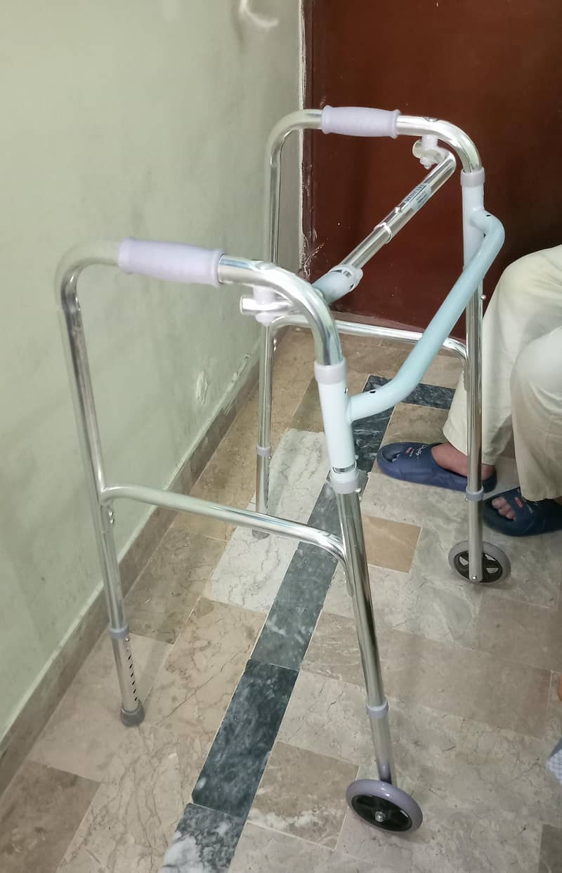walker condition new not use folding walker 0