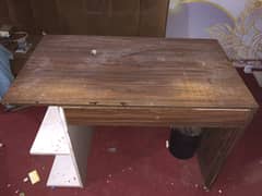 Computer table