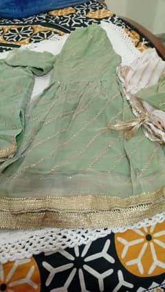 selling my new dress sb dress ki duffrent price hn black vala 7000 ka