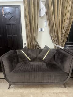5 Seater Sofa Set with 5 cushions and Table