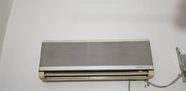 Sanio Japanese A,c 1.5 ton with Gree 38 outer
