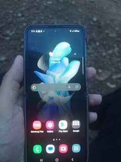 Samsung flip 4 10 by 10 condition