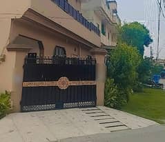Corner Marghzar Officers Colony 10 Marla House Up For sale