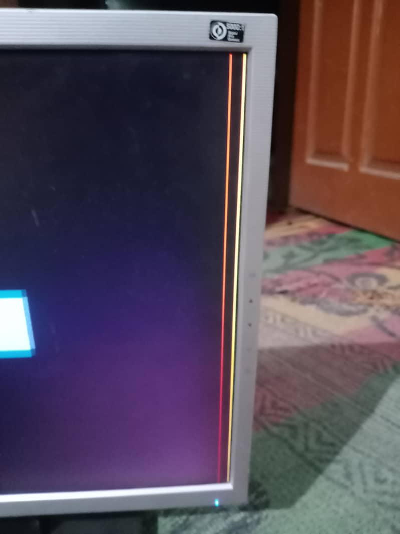 with line on side kf screen LG screen for pc with keyboard and mouse 1