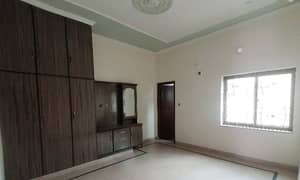 In Allama Iqbal Town - Umar Block 10 Marla House For Sale