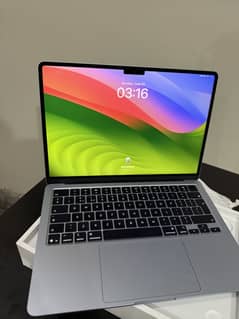 Apple Macbook M4 air 16GB 256,13 inch with box warranty or accessories