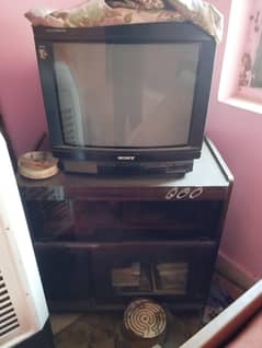 I want to sale this TV and Trolly