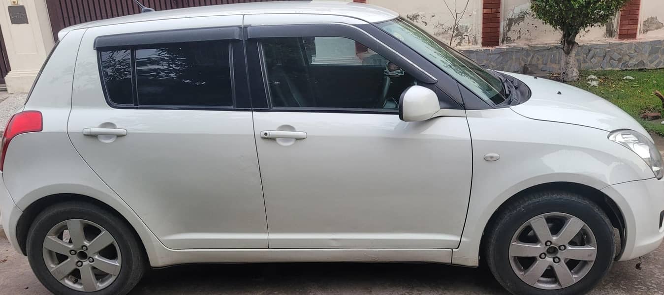 Suzuki swift automatic up for sale in immaculate condition 11