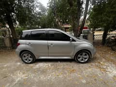 Toyota IST 1.3 top of the line