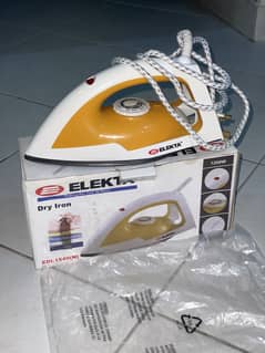Elekta Dry Iron 2000W CK4262‑N – Glass Top, Energy Efficient