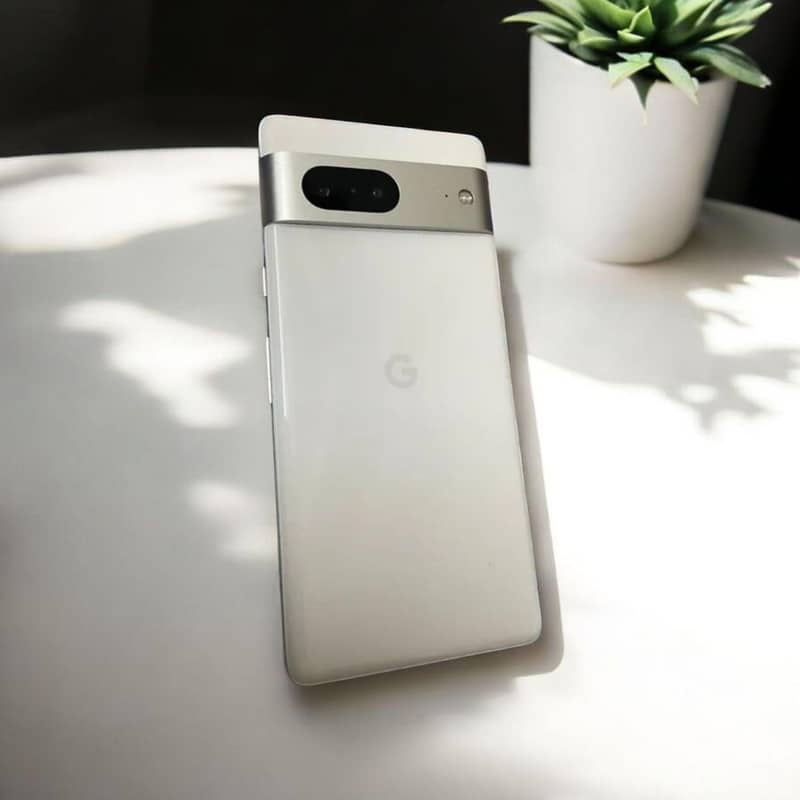Google Pixel 7 10/10 scratchless 10/10 condition 1