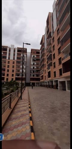 CHANCE DEAL. . . . . SEMI FURNISHED 3 BED DD 4 BATH FOR SALE