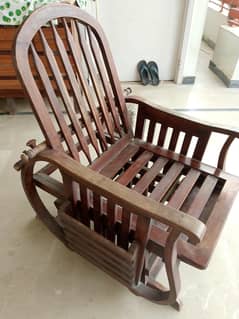 shesham ki bani howi rocking chair