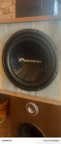poneer subwoofer,out bass 1400wtt 6 inch ear out holl