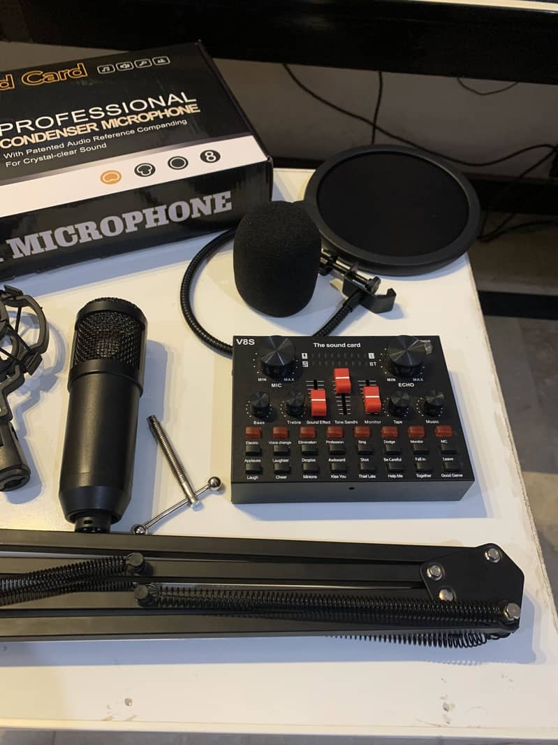 Condensor Microphone with V8 sound card 2